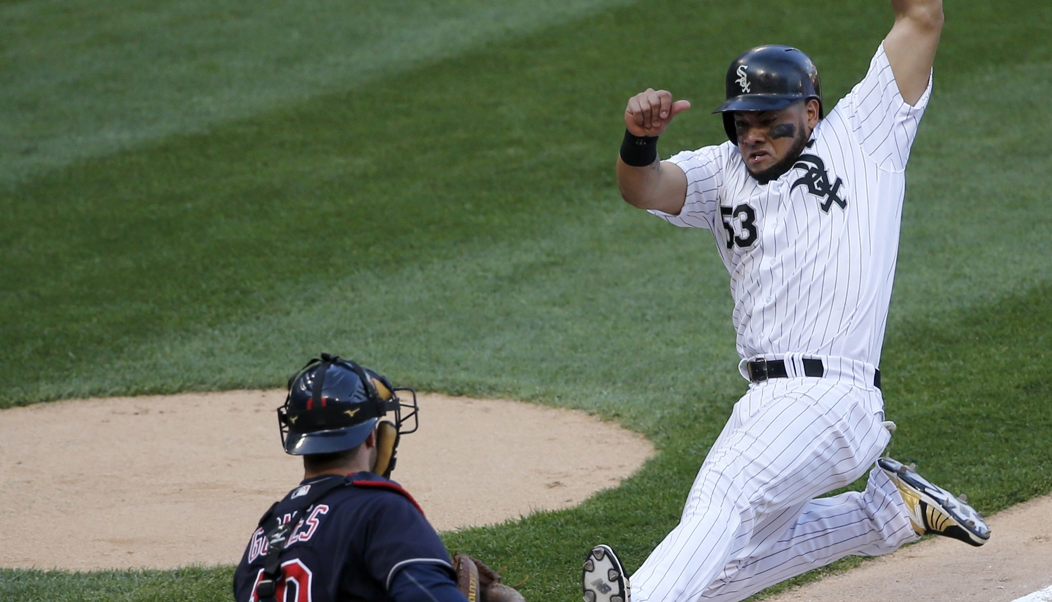 White Sox Split Doubleheader With Indians